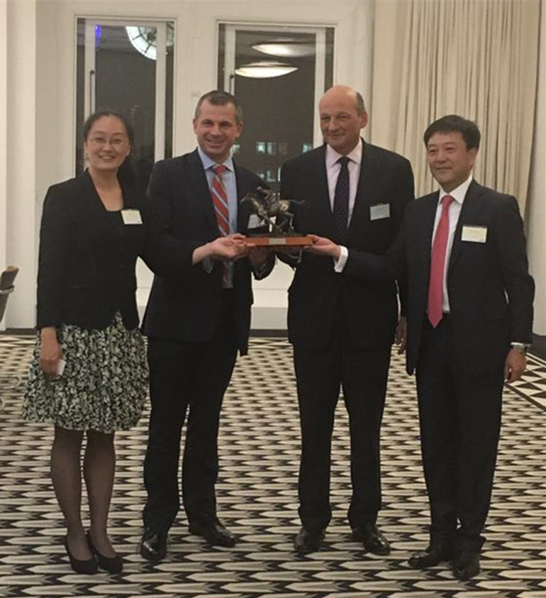 亚洲最大赌博网站中茂与ASHURST联盟推进