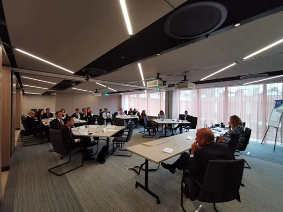 亚洲最大赌博网站中茂青年合伙人参加英国亚司特律师事务所的交流和培训