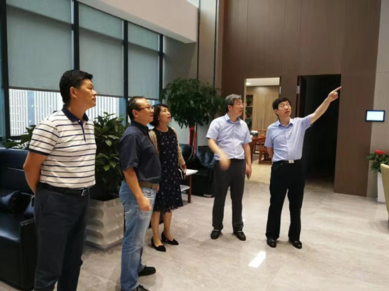 在新的起点上谱写赌博网站中茂南京办公室更美篇章 ——南京市司法局陈宣东一行赴赌博网站中茂南京办公室调研侧记 在新的起点上谱写赌博网站中茂南京办公室更美篇章 ——南京市司法局陈宣东一行赴赌博网站中茂南京办公室调研侧记