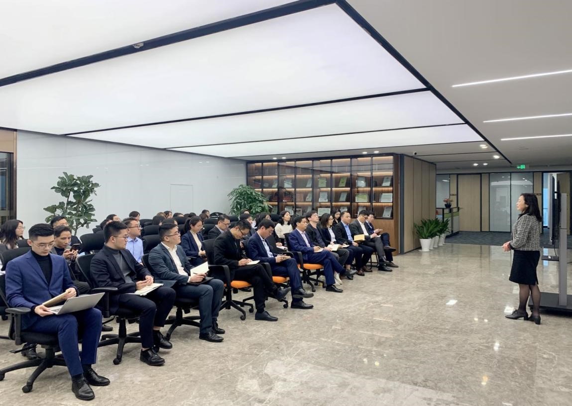 赌博网站动态 | 赌博网站中茂福州办公室召开政治教育学习专题会议