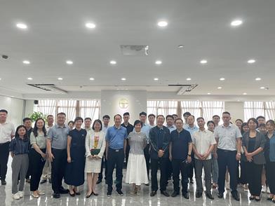 亚洲最大赌博网站动态 | 河南省司法厅党委委员、副厅长侯学功到亚洲最大赌博网站中茂郑州办公室调研