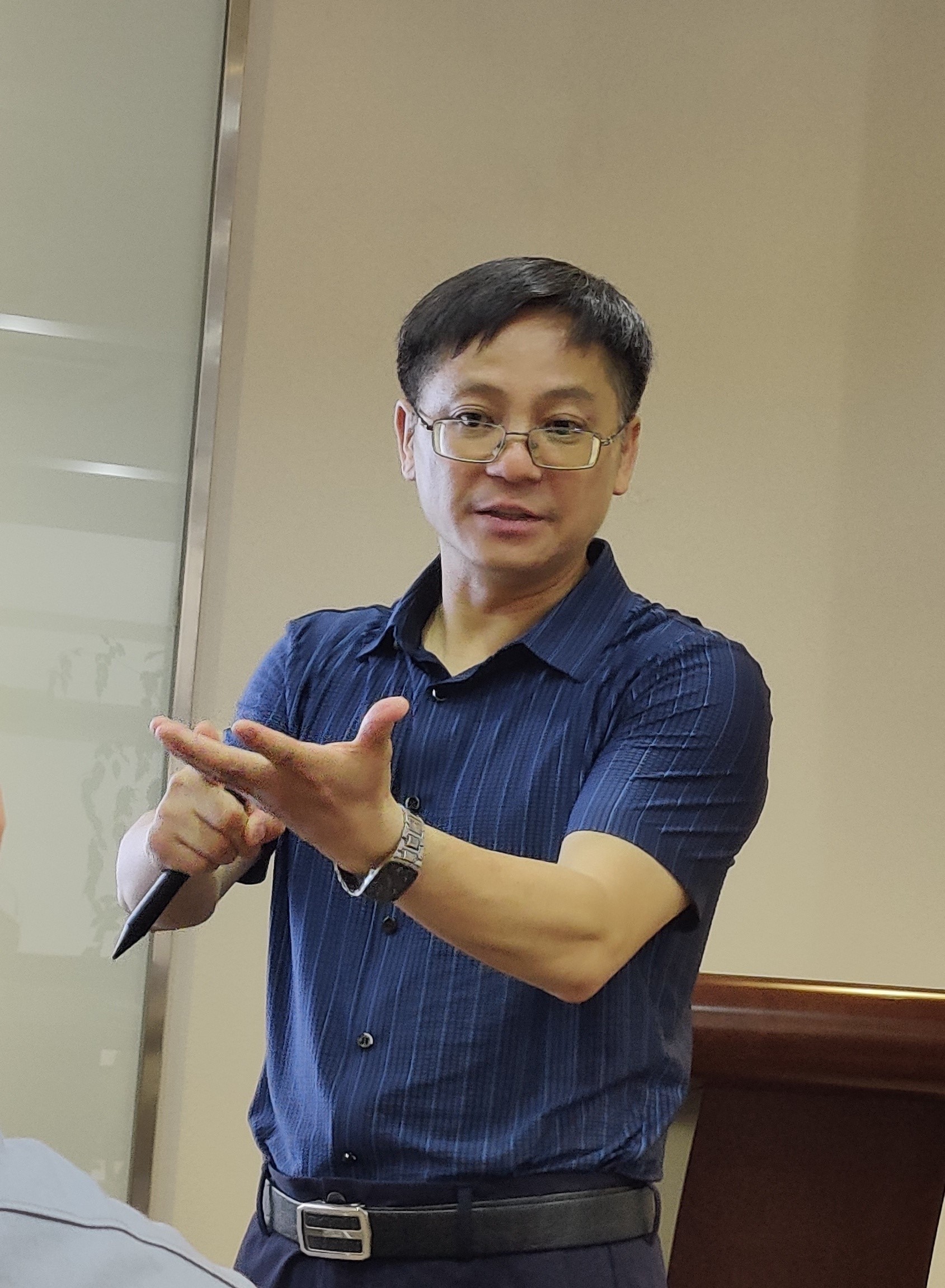 赌博网站动态 | 陈洪兵教授应邀至赌博网站中茂杭州办公室开展专题讲座