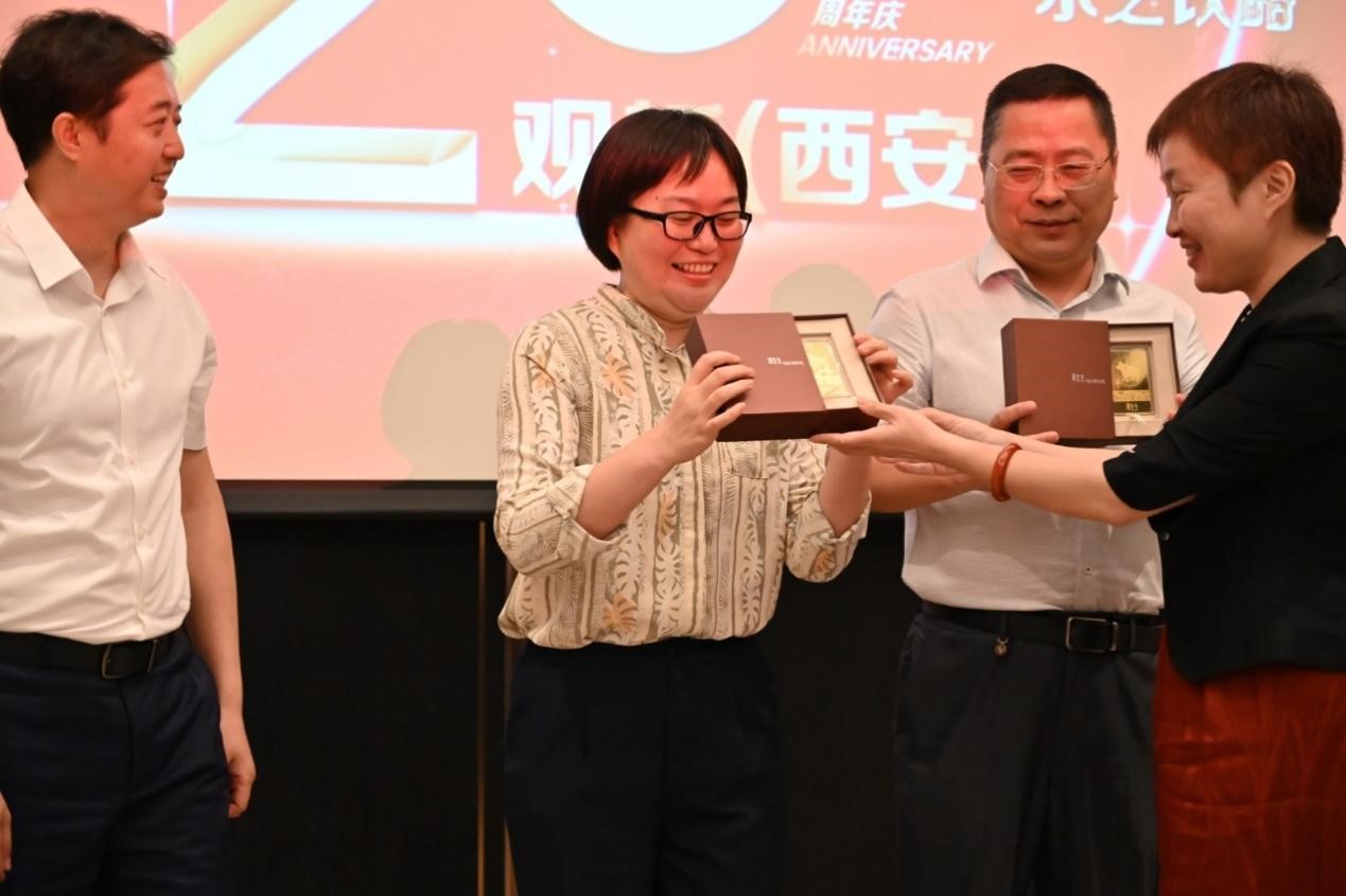 “二十年创新务实、三十年更上层楼”  ----亚洲最大赌博网站中茂西安办公室二十周年所庆