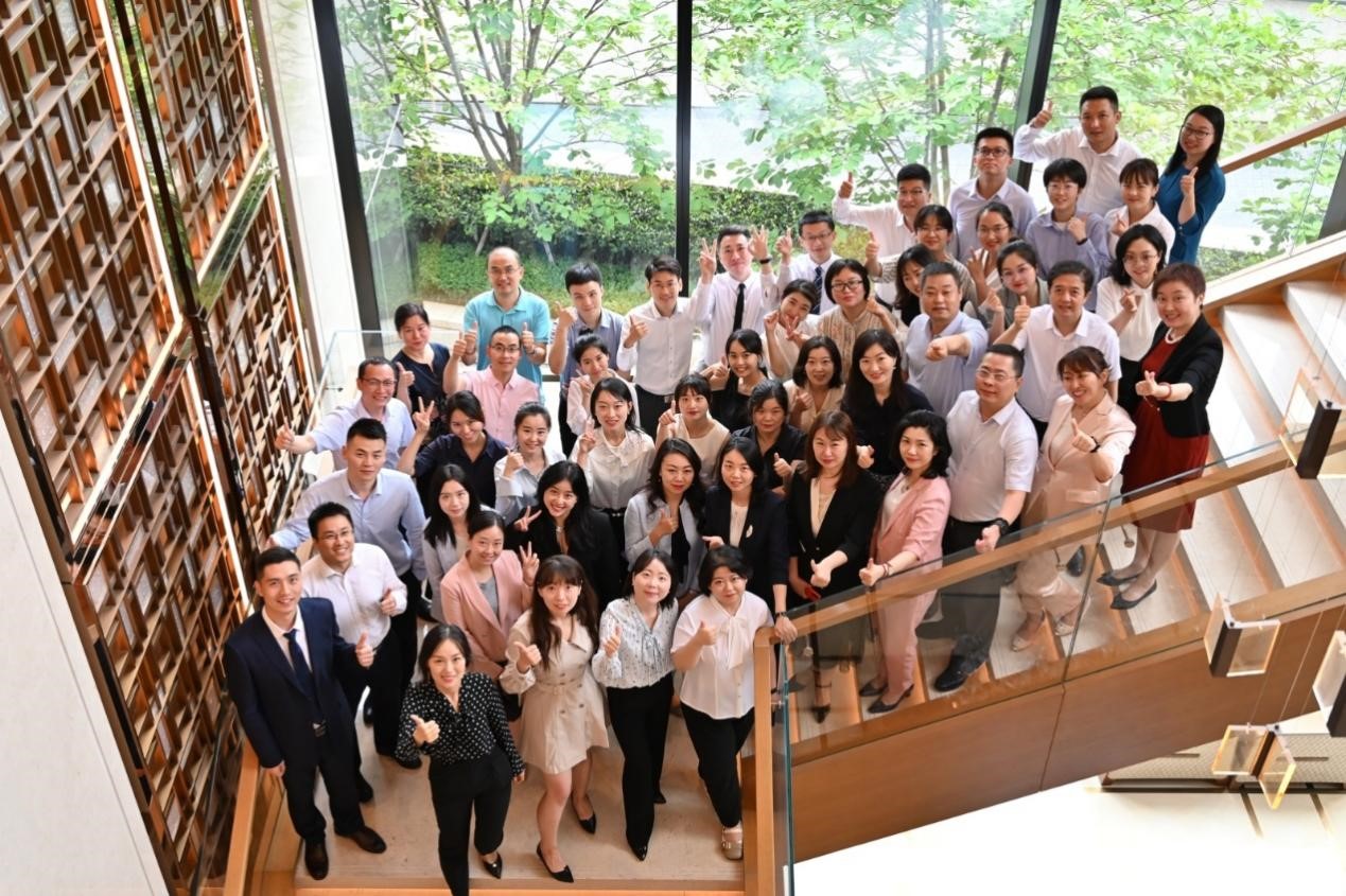 “二十年创新务实、三十年更上层楼”  ----亚洲最大赌博网站中茂西安办公室二十周年所庆