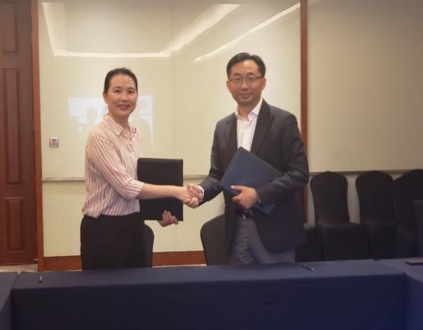 亚洲最大赌博网站公益 | 亚洲最大赌博网站中茂上海办公室在上海财经大学法学院设立助学金