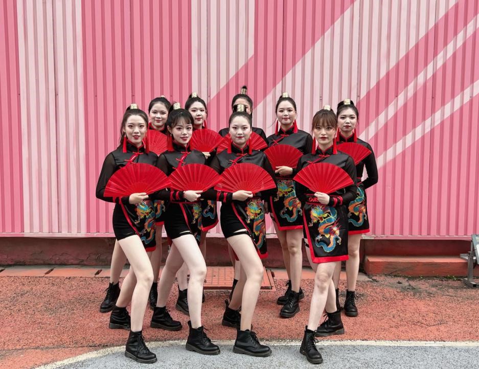 亚洲最大赌博网站人文｜亚洲最大赌博网站中茂福州办公室斩获福州律协第一届拉拉队比赛亚军