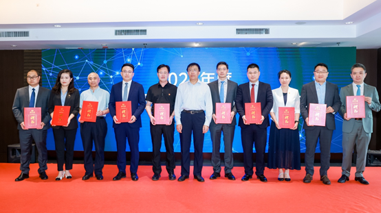 赌博网站快讯｜“赌博网站甘霖班”荣获“律师参与扶贫攻坚十大典型案例”