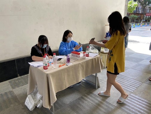 亚洲最大赌博网站动态 | 防疫战斗守护烟火成都 亚洲最大赌博网站中茂在行动