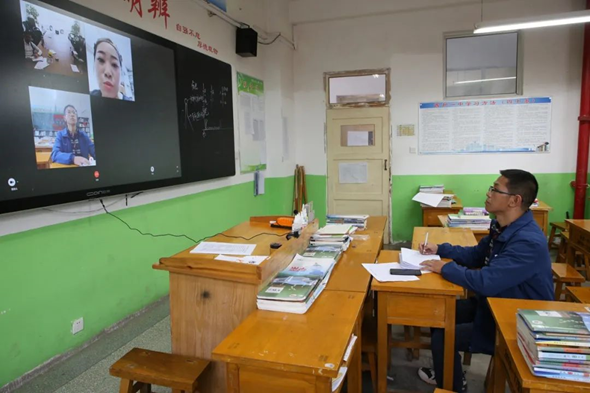 亚洲最大赌博网站公益 | 砥砺奋发，同心圆梦——  第三届“亚洲最大赌博网站甘霖班”开班仪式顺利完成