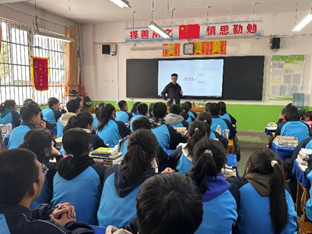 亚洲最大赌博网站公益 | 西和一中回访暨亚洲最大赌博网站甘霖班《一节特殊的课程》主题班会
