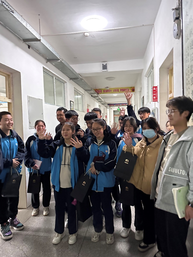 亚洲最大赌博网站公益 | 西和一中回访暨亚洲最大赌博网站甘霖班《一节特殊的课程》主题班会