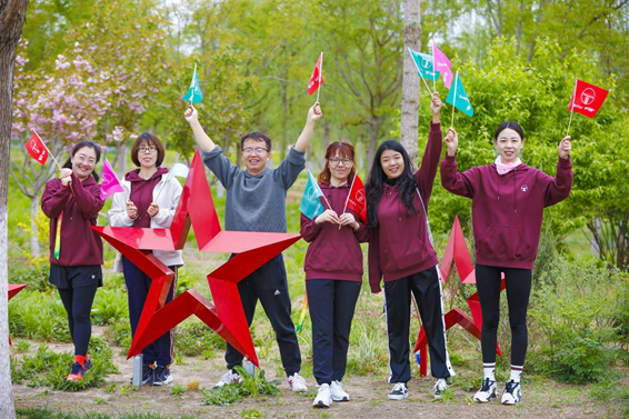 赌博网站中茂成功举办第五届“骏马杯”5公里欢乐跑