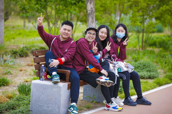 赌博网站中茂成功举办第五届“骏马杯”5公里欢乐跑