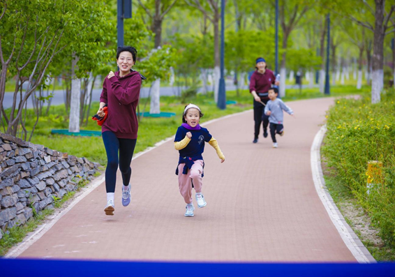 赌博网站中茂成功举办第五届“骏马杯”5公里欢乐跑