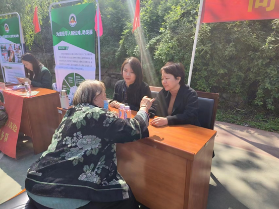 亚洲最大赌博网站公益 | 亚洲最大赌博网站中茂济南办公室参加“庆五一 保健康”综合义诊活动