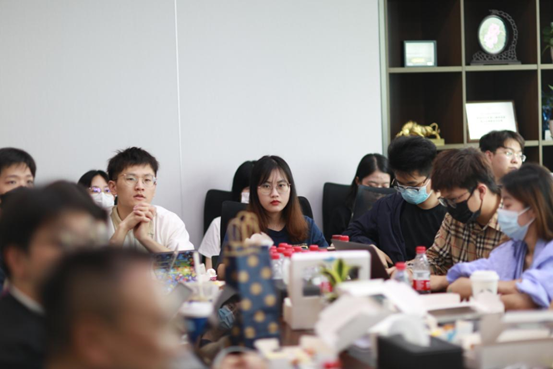 赌博网站动态 | 深圳大学法学院和律簇“鲲鹏成长训练营”到访赌博网站中茂深圳办公室