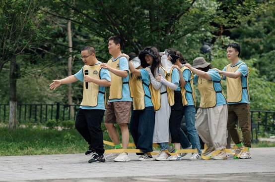 赌博网站动态 | “在一起，创未来”——赌博网站中茂西安办公室成立二十二周年会议暨少华山团建活动