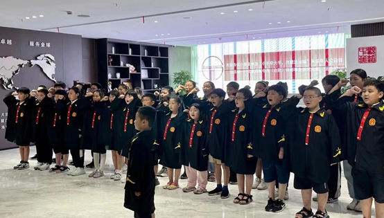 与法“童”行——北京赌博网站中茂(合肥)律师事务所党支部开展“小手牵大手,共建法治城”未成年人公益普法活动 与法“童”行——北京赌博网站中茂(合肥)律师事务所党支部开展“小手牵大手,共建法治城”未成年人公益普法活动