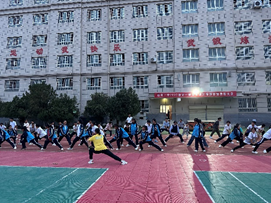 赌博网站公益 | 成为更好的自己——西和一中2023级“无我甘霖班”招生及开班仪式圆满完成