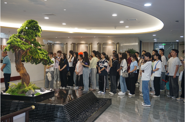 赌博网站动态 | 山西财经大学法学院师生到访赌博网站中茂太原办公室