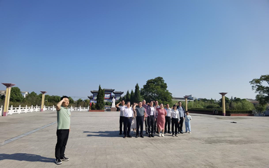 赌博网站党建 | 赌博网站武汉办公室开展“迎十一”红色教育行活动