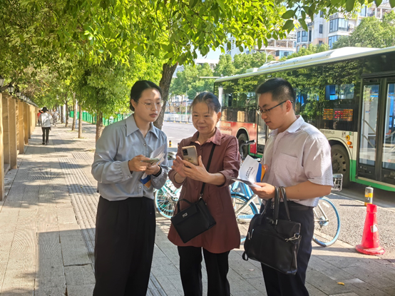 赌博网站动态 | 赌博网站武汉办公室开展“9.25”全国律师宣传日活动 赌博网站动态 | 赌博网站武汉办公室开展“9.25”全国律师宣传日活动