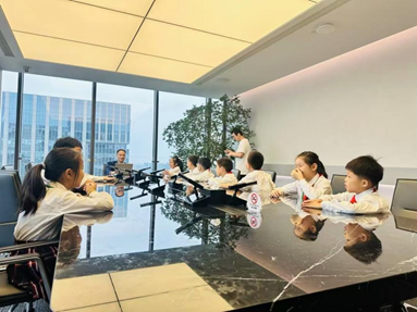 亚洲最大赌博网站公益 | 宁波小记者“法”现之旅——走进亚洲最大赌博网站宁波办公室