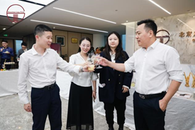 亚洲最大赌博网站动态 | 亚洲最大赌博网站福州办公室五周年庆典——璀璨五载 亚洲最大赌博网站新程