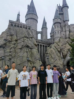 Xihe No.1 Middle School teachers and students field trip in Beijing