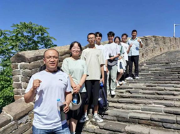 Xihe No.1 Middle School teachers and students field trip in Beijing